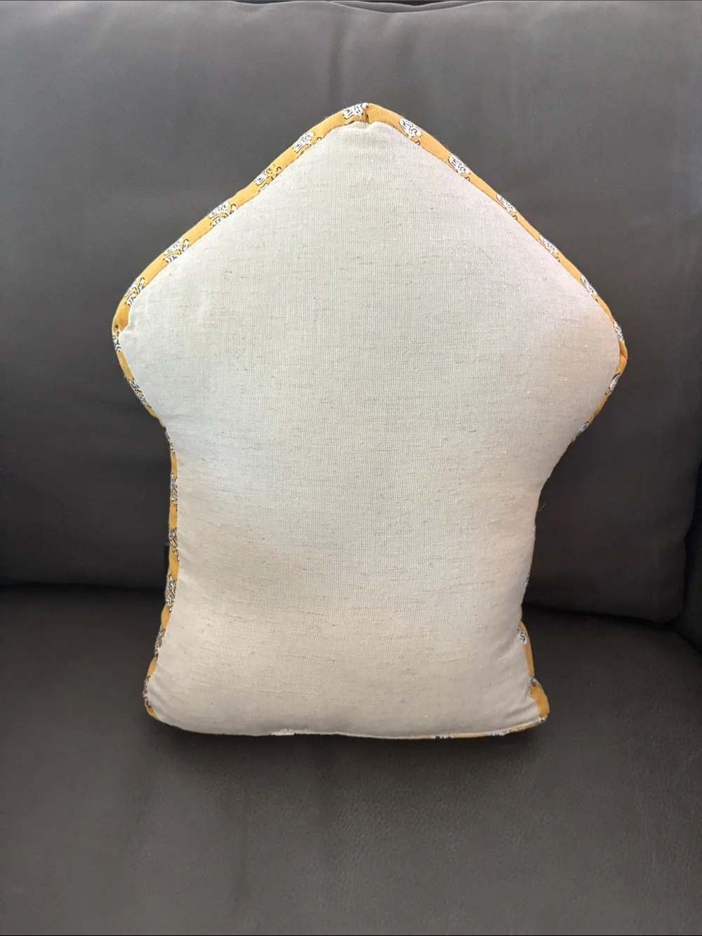 House-Shaped Embroidered Bird Pillow with Tassels - Multicolor